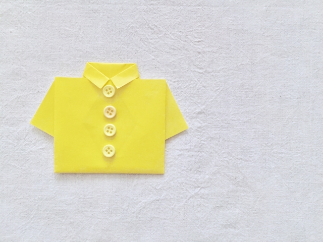 黄色のポロシャツモチーフ